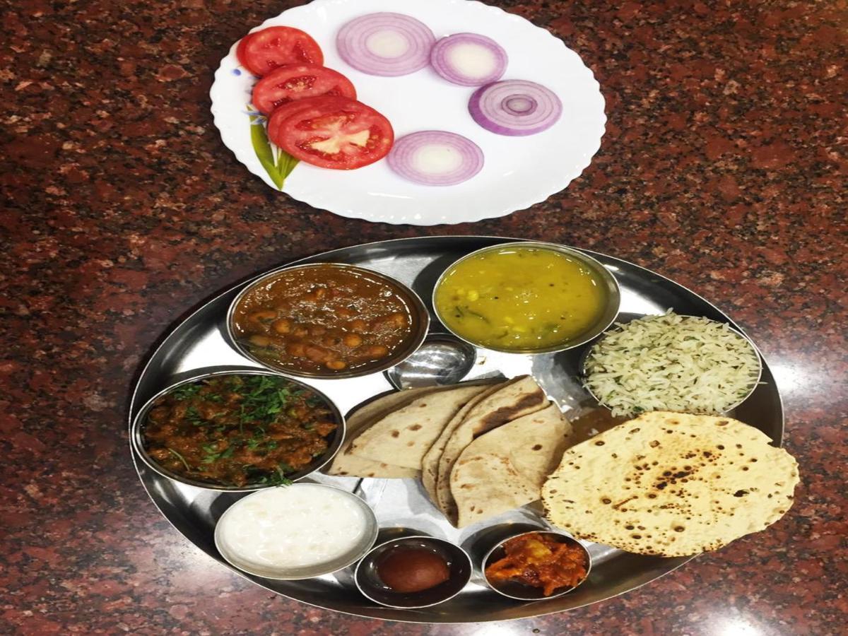 Hotel Wayfare Shirdi Buitenkant foto