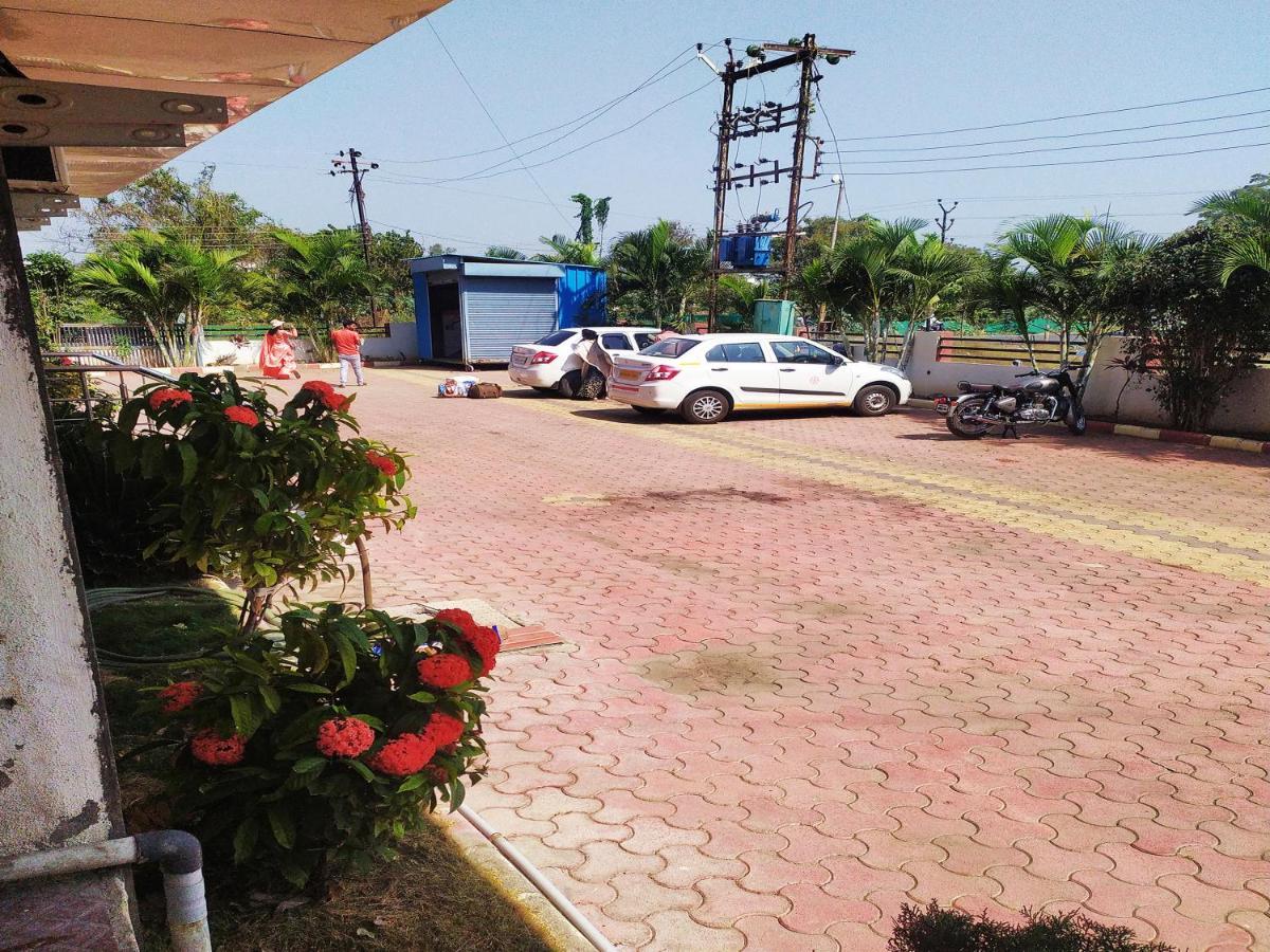 Hotel Wayfare Shirdi Buitenkant foto