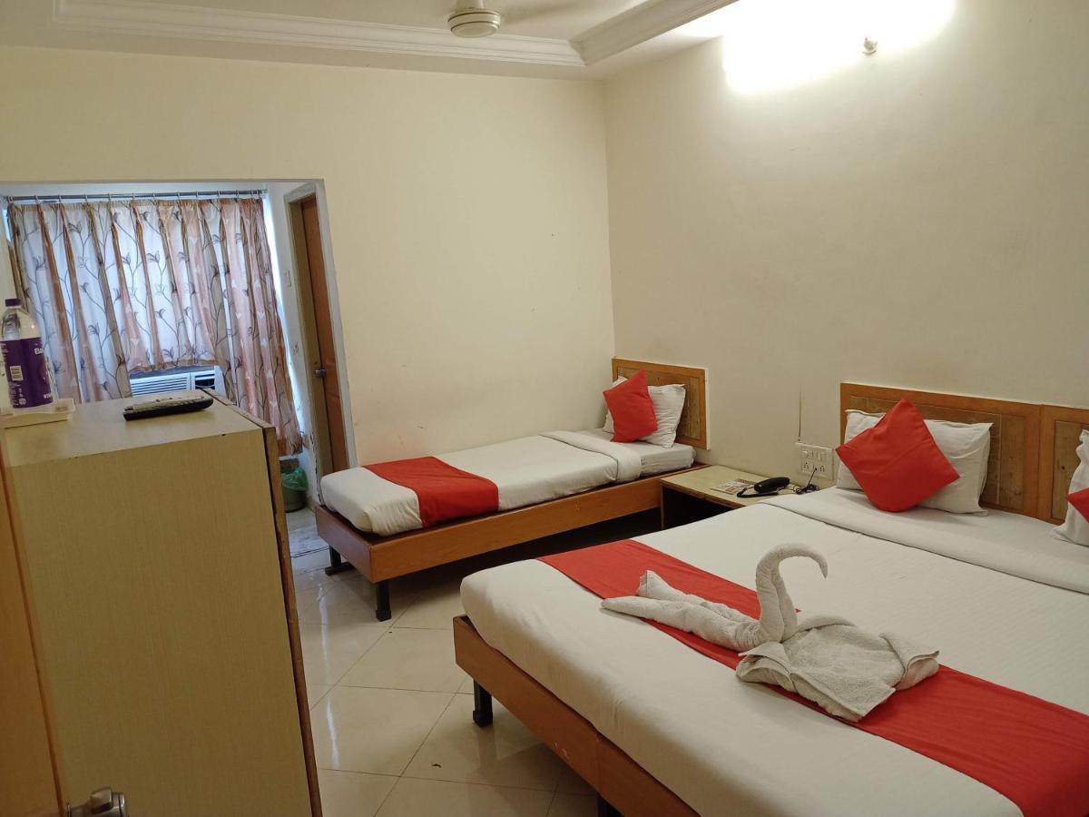 Hotel Wayfare Shirdi Buitenkant foto