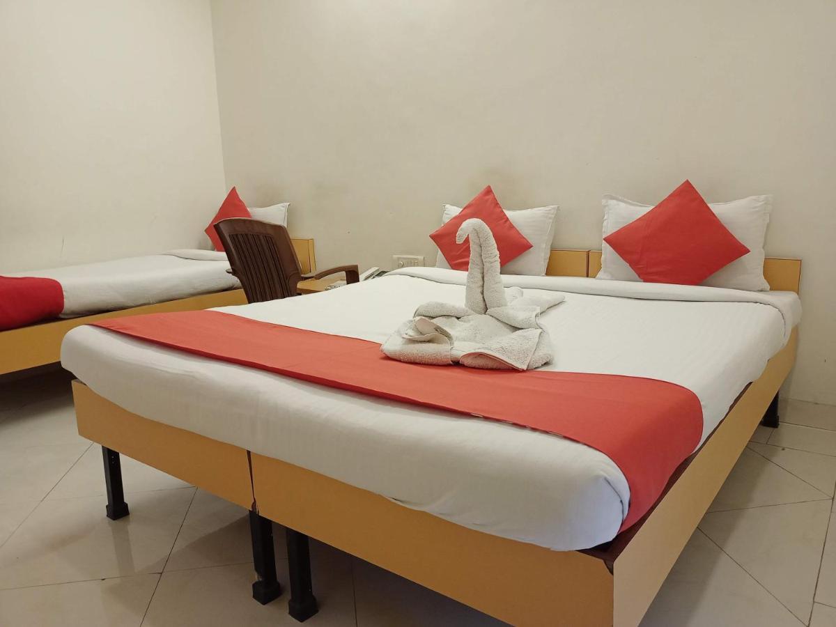Hotel Wayfare Shirdi Buitenkant foto