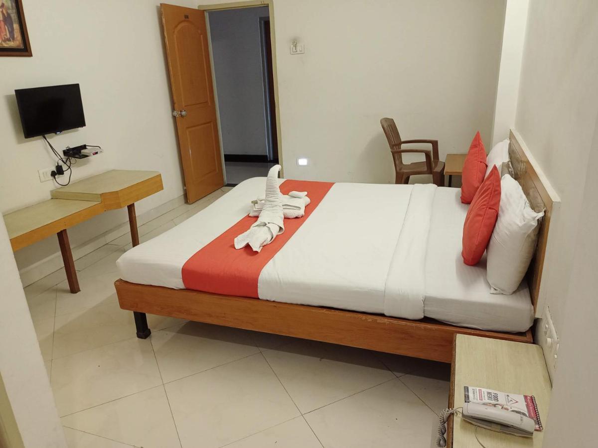 Hotel Wayfare Shirdi Buitenkant foto