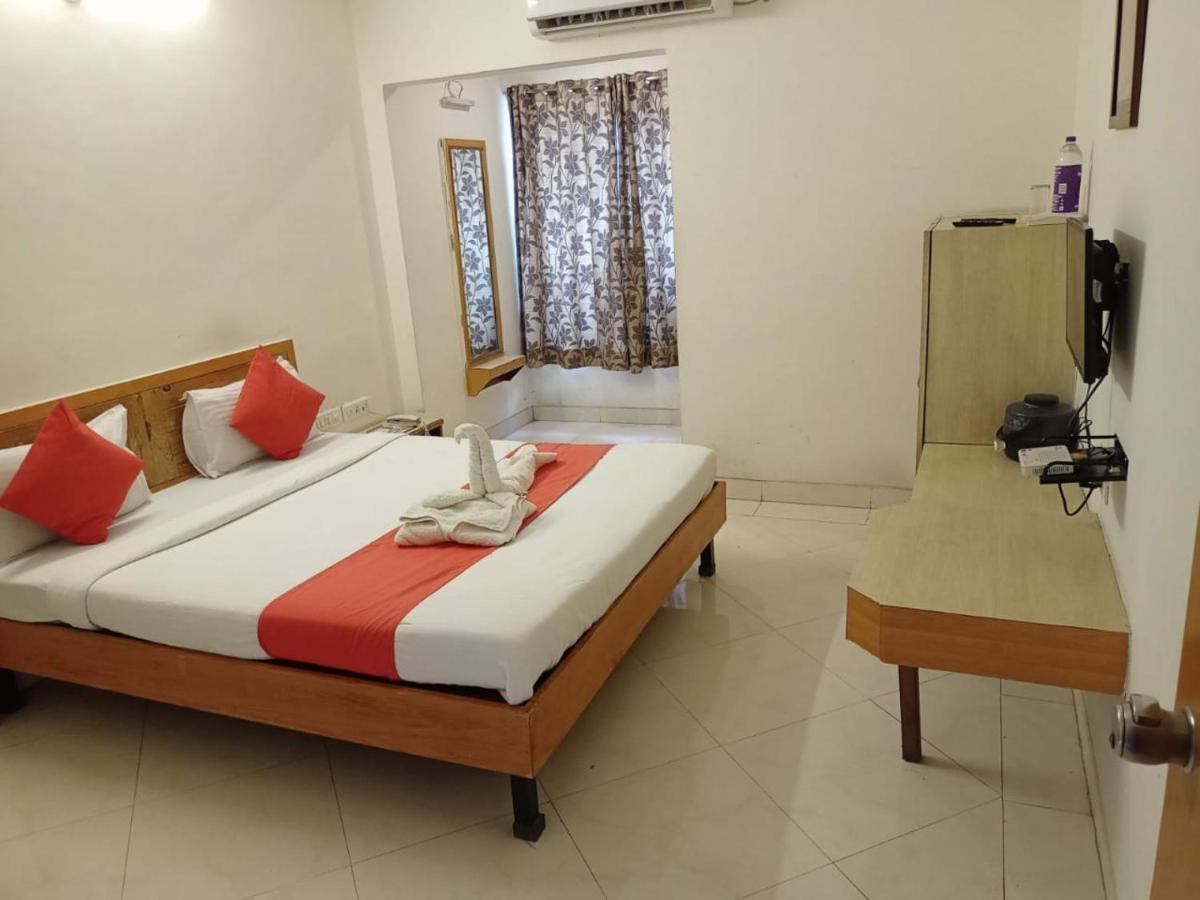 Hotel Wayfare Shirdi Buitenkant foto