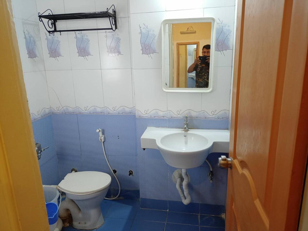 Hotel Wayfare Shirdi Buitenkant foto