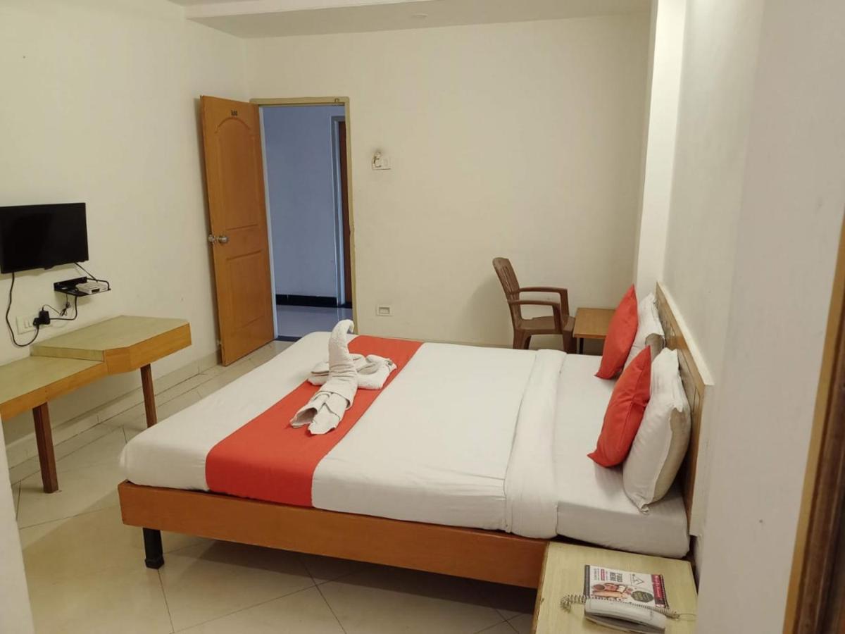 Hotel Wayfare Shirdi Buitenkant foto