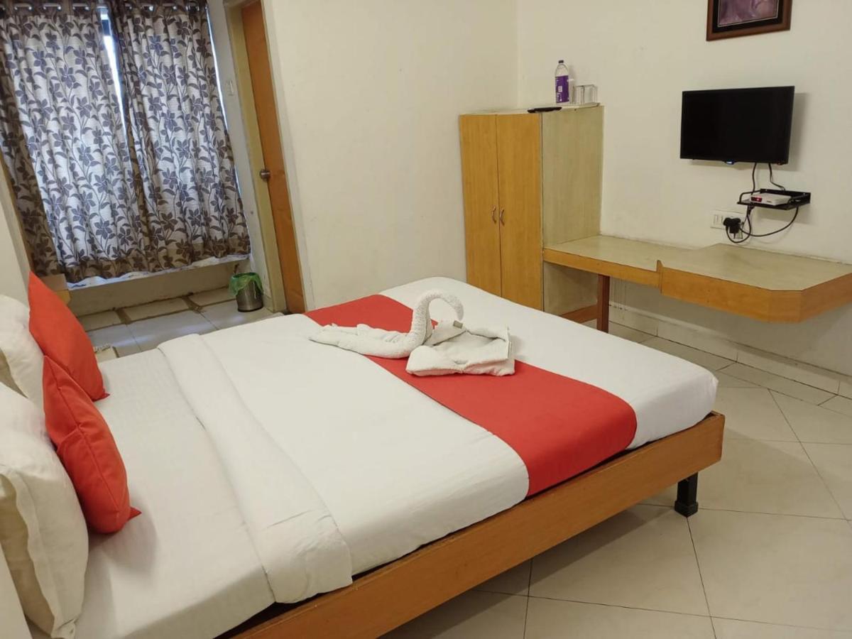 Hotel Wayfare Shirdi Buitenkant foto