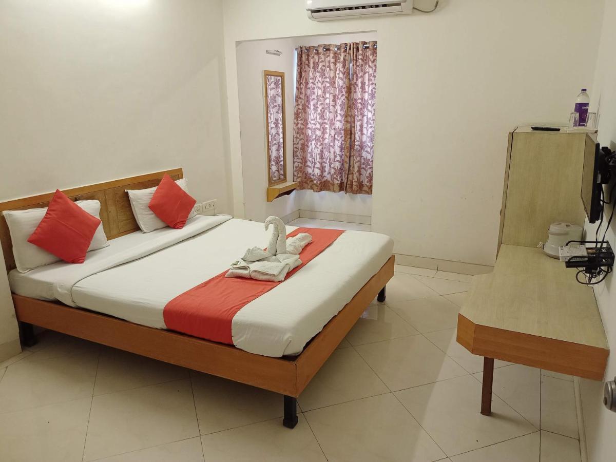 Hotel Wayfare Shirdi Buitenkant foto